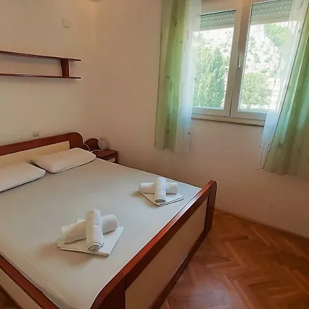 Put Ribnjaka 5 * Omiš