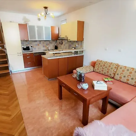 Put Ribnjaka 5 Apartment Omis